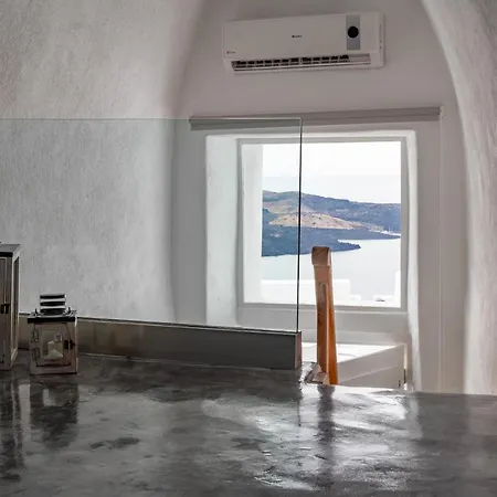 Villa Akron Cliff Fira (Santorini)