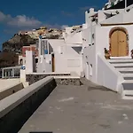 Akron Cliff Villa