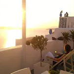 Akron Cliff Villa *