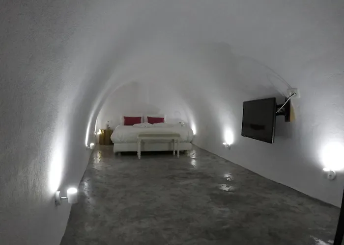 Akron Cliff Fira (Santorini)