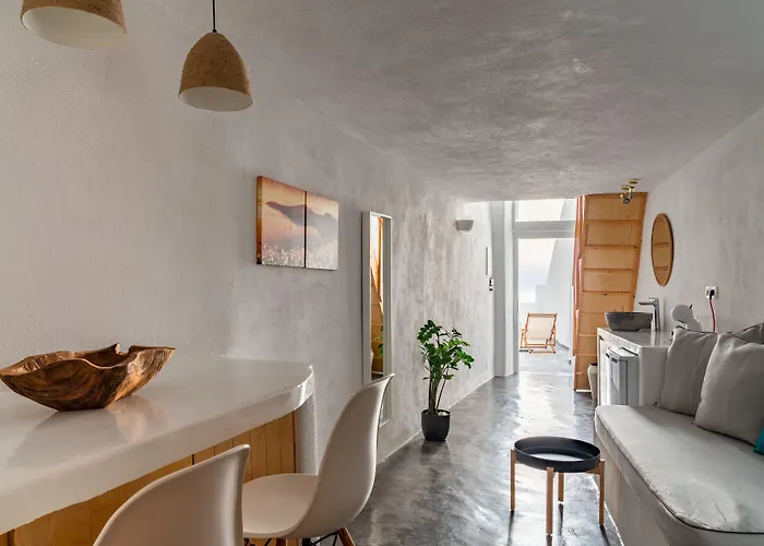 Akron Cliff Villa Fira (Santorini)