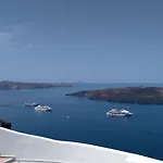 Villa Akron Cliff Fira (Santorini)