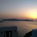 Villa Akron Cliff Fira (Santorini)