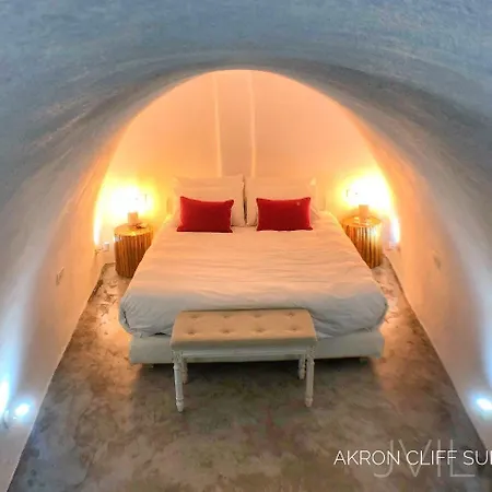 Vila Akron Cliff