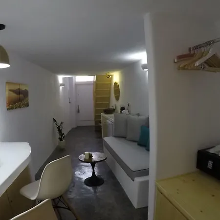 Akron Cliff * סנטוריני