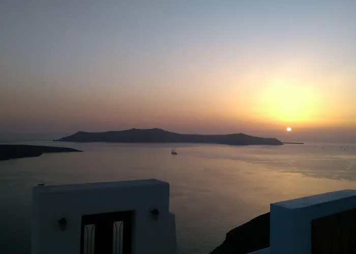 Villa Akron Cliff Fira (Santorini)