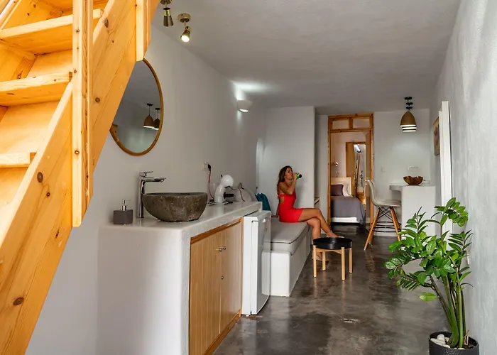 Akron Cliff ثيرا