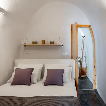 Villa Akron Cliff Fira (Santorini)