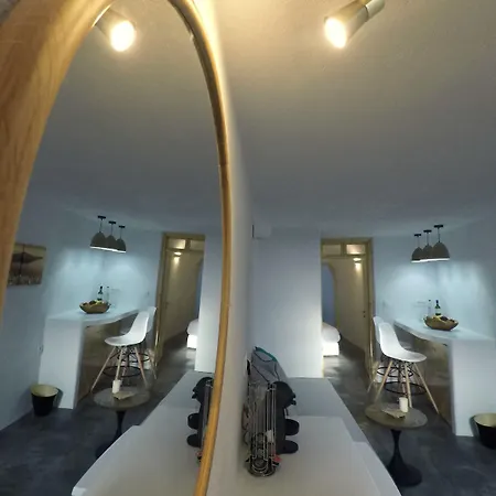 Akron Cliff * Fira (Santorini)