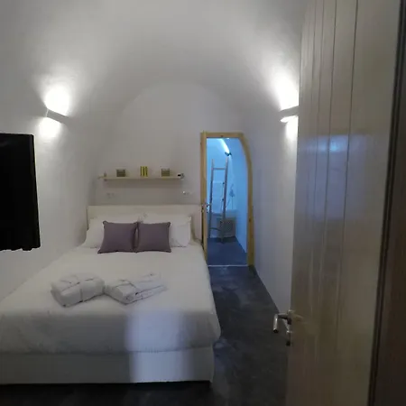 Akron Cliff Villa Fira (Santorini)