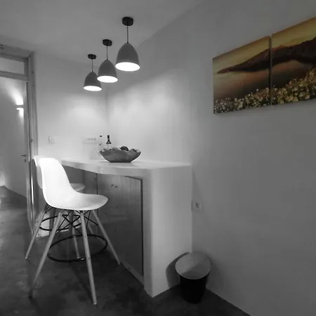 Akron Cliff Villa Fira (Santorini)