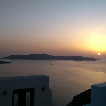 Villa Akron Cliff Fira (Santorini)