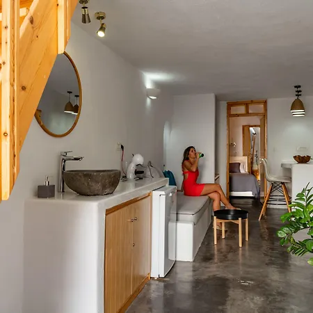 Akron Cliff Fira (Santorini)