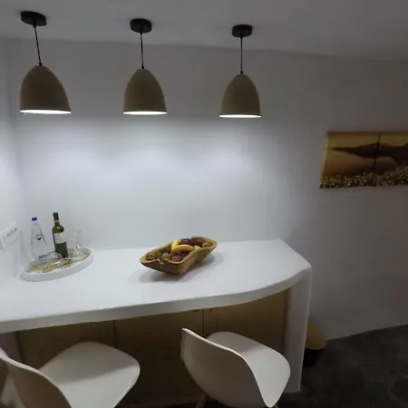 Villa Akron Cliff Fira (Santorini)