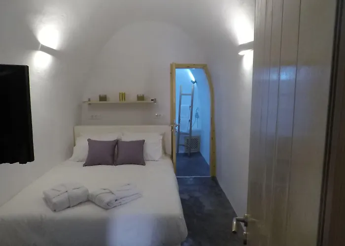 Akron Cliff Villa Fíra