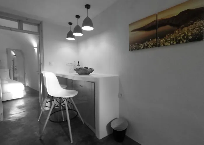 Akron Cliff Villa Fíra